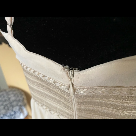 Stunning eggshell colored Lulu's evening gown - Picture 7 of 8